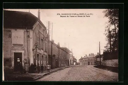 AK Maison-Rouge-en-Brie, Bureau de Postes et Route de Paris
