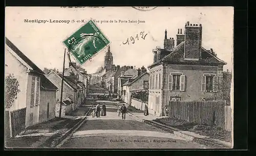 AK Montigny-Lencoup, Vue prise de la Porte Saint-Jean