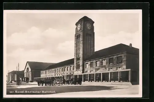 AK Basel, Gare badoise, Badischer Bahnhof mit Pferdewägen