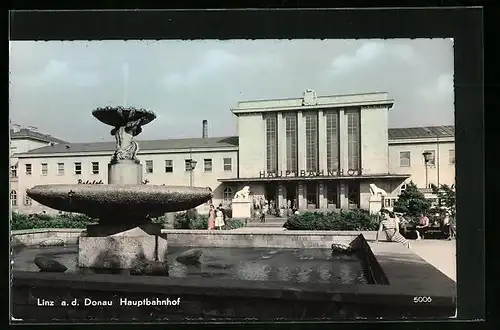 AK Linz a. d. D., Hauptbahnhof mit Bahnhof-Restaurant und Brunnen