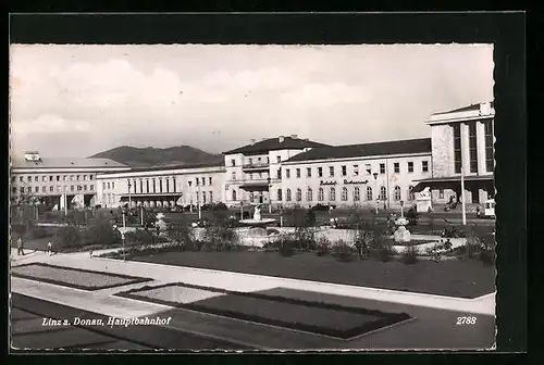 AK Linz a. d. D., Hauptbahnhof mit Bahnhof-Restaurant & Brunnen
