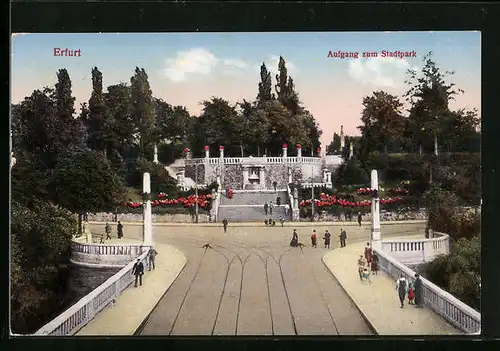 AK Erfurt, Besucher am Aufgang zum Stadtpark