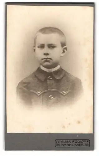 Fotografie Rudloff, Hannover, Mehlstrasse 6, Knabe mit kurzen Haaren