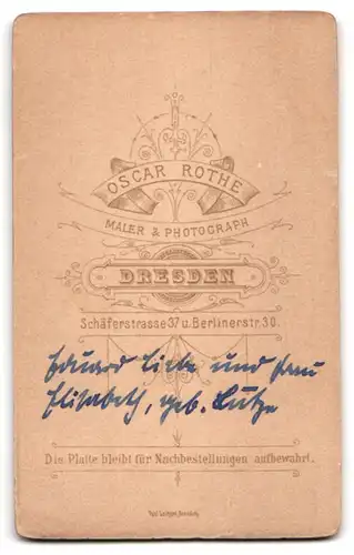 Fotografie Oscar Rothe, Dresden, Schäferstr. 37 u. Berlinerstr. 30, Bürgerliches Paar in hübscher Kleidung