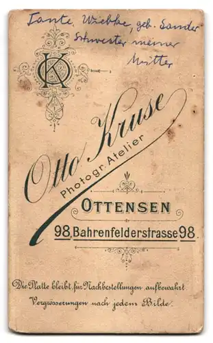 Fotografie Otto Kruse, Ottensen, Bahrenfelderstr. 98, Junge Dame im karierten Kleid