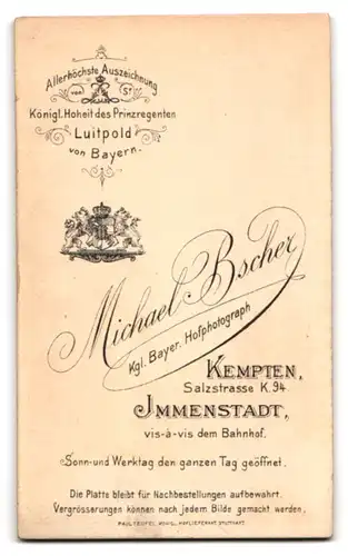 Fotografie Michael Bscher, Kempten, Salzstr. K. 94, Süsses Kleinkind im Hemd mit nackigen Füssen