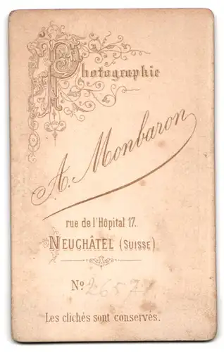 Fotografie A. Monbaron, Neuchâtel, 17, Rue de l`Hôpital, Junge Dame mit zurückgebundenem Haar