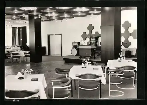 AK Zinnowitz /Wolgast, Ferienheim Roter Oktober mit Konzert- und Tanz-Café