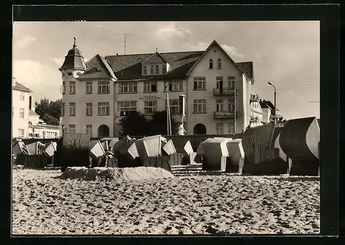 AK Kühlungsborn, FDGB-Erholungsheim Schwerin mit Strand