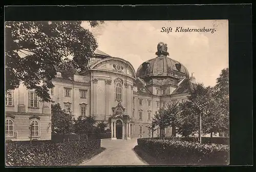 AK Klosterneuburg, Stift Klosterneuburg mit Grünanlage