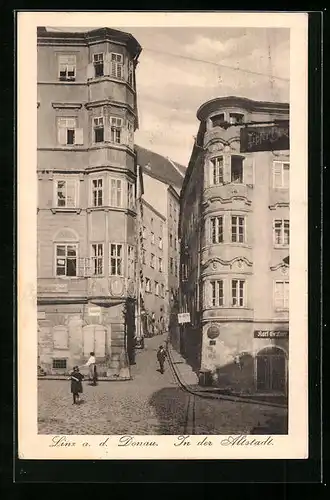 AK Linz a. D., Strassenzug in der Altstadt