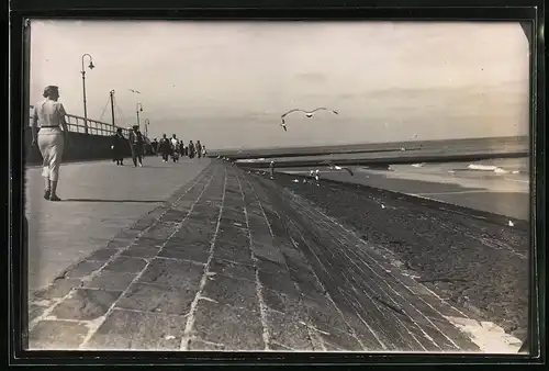 Fotografie unbekannter Fotograf, Ansicht Norderney, Hafenpromenade