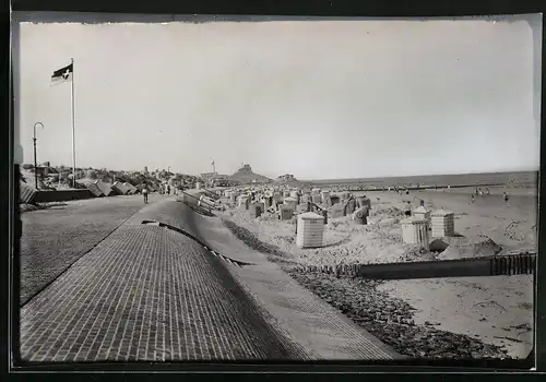 Fotografie unbekannter Fotograf, Ansicht Norderney, Badestrand und Promenade