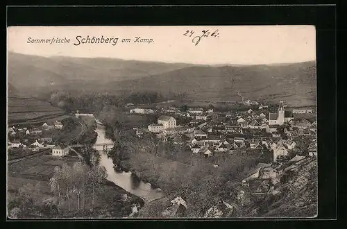 AK Schönberg am Kamp, Ortspartie vor Bergpanorama