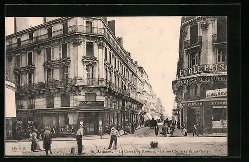 AK Angers, Le Carrefour Rameau, La rue Chaussée Saint-Pierre