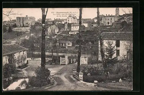 AK Montrevault, La Ville vue du Château de la Roche