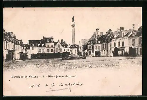 AK Beaufort-en-Vallée, 8, Place Jeanne de Laval