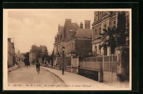 AK Segré, Rue de la Gare, Au premier plan, à droite, la Caisse d`Épargne