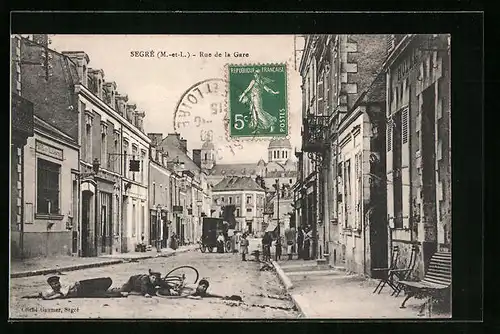 AK Segré, Rue de la Gare, Strassenpartie