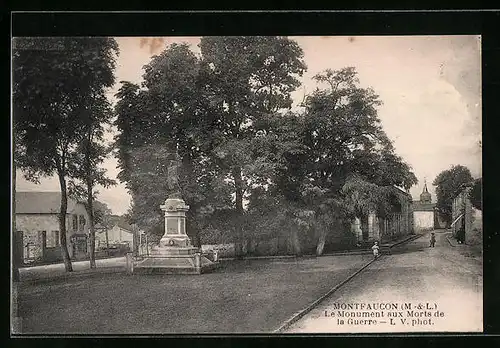 AK Montfaucon, Le Monument aux Morts de la Guerre