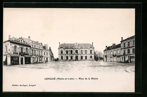 AK Longué, Place de la Mairie