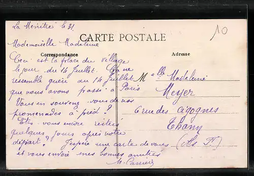 AK La Ménitré, Place de la Mairie