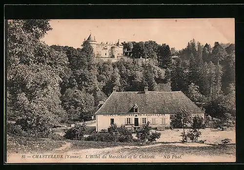 AK Chastellux, L`Hotel du Maréchal et le Chateau