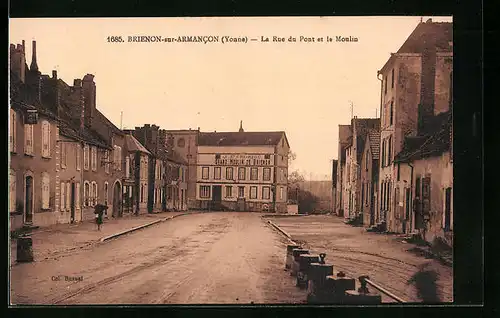 AK Brienon-sur-Armancon, La Rue du Pont et le Moulin