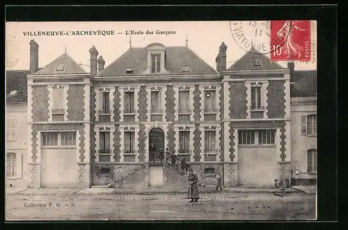 AK Villeneuve-L'Archevéque, L'Ecole des Garcons