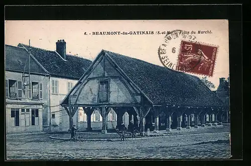 AK Beaumont-du-Gatinais, Place du Marché