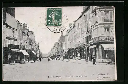 AK Fontainebleau, Entrée de la Grande Rue