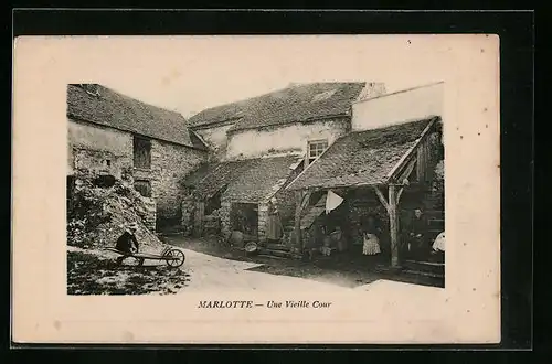 AK Marlotte, Une Vieille Cour