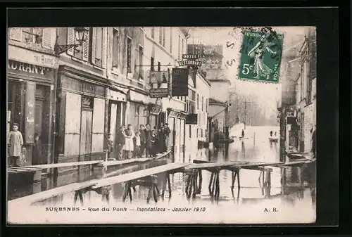 AK Suresnes, Rue du Pont, Inondation Janvier 1910