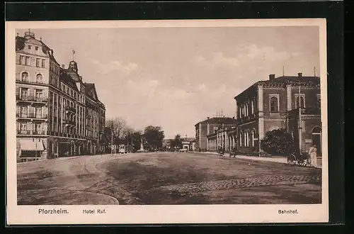 AK Pforzheim, Strassenpartie mit dem Hotel Ruf, Bahnhof