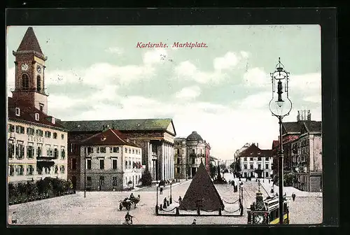 AK Karlsruhe, Marktplatz mit Strassenbahn