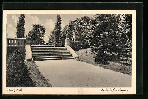 AK Burg b. M., Bahnhofsanlagen mit Treppenaufgang