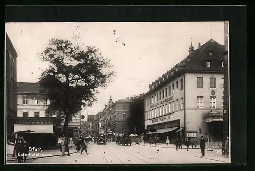 AK Erfurt, Bahnhofstrasse mit Geschäft