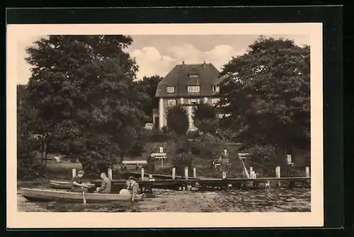 AK Diensdorf /Scharmützelsee, Boote vor dem FDGB-Ferienheim Franz Kirsch