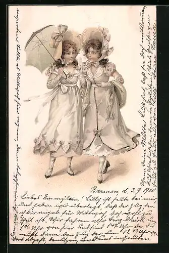 AK Zwei Damen in Biedermeierkleidern mit Schirm