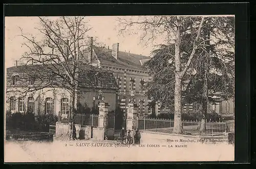 AK Saint-Sauveur, Les Écoles, La Mairie