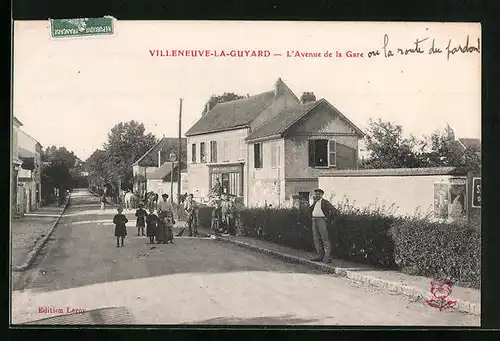 AK Villeneuve-la-Guyard, L`Avenue de la Gare