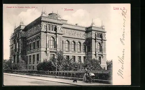 AK Linz a. d. Donau, Museum mit Strassenpartie