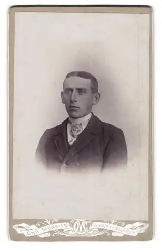 Fotografie Chr. Mönsted, Verden, V. d. Neuen Thor 43, Herr mit Mittelscheitel