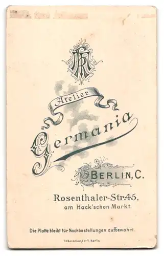 Fotografie M. Kalischer, Berlin, Rosenthaler Str. 45, Junger Herr mit Krawattenschleife