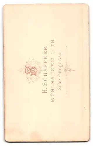 Fotografie H. Schäffner, Mühlhausen i. Th., Scherbengasse, Knabe mit welligem Haar