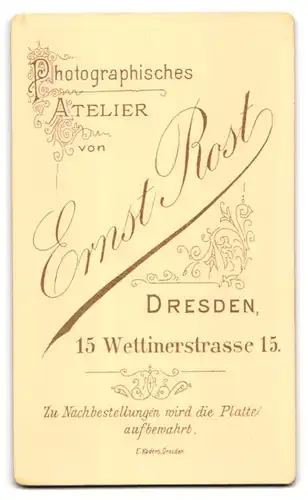 Fotografie Ernst Rost, Dresden, Wettinerstr. 15, Junge Dame im Kleid mit Kreuzkette