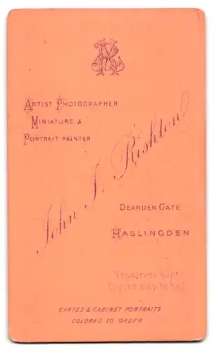 Fotografie John J. Rishton, Haslingden, Dearden Gate, Bürgerliche Dame im hübschen Kleid