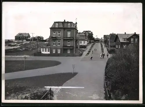 Fotografie unbekannter Fotograf, Ansicht Wittdün / Amrum, Strandstrasse mit Haus Erica