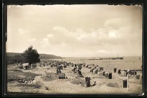 Fotografie unbekannter Fotograf, Ansicht Timmendorf, Strandbad mit Strandkorbverleih