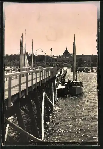 Fotografie unbekannter Fotograf, Ansicht Timmendorfer Strand, Seebrücke und Strandhalle